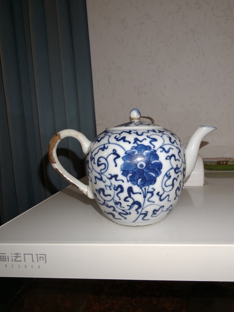 古玩陶瓷青花纏枝花卉紋壺真品鑒賞圖