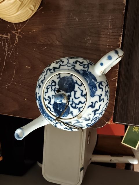 古玩陶瓷青花纏枝花卉紋壺真品鑒賞圖