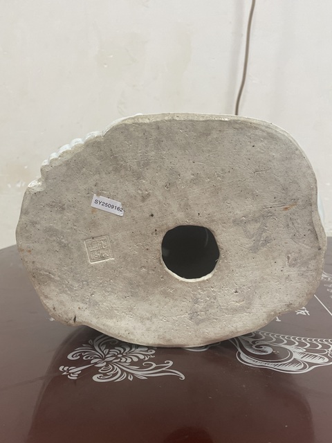 古玩陶瓷民國白釉彌勒造像真品鑒賞圖