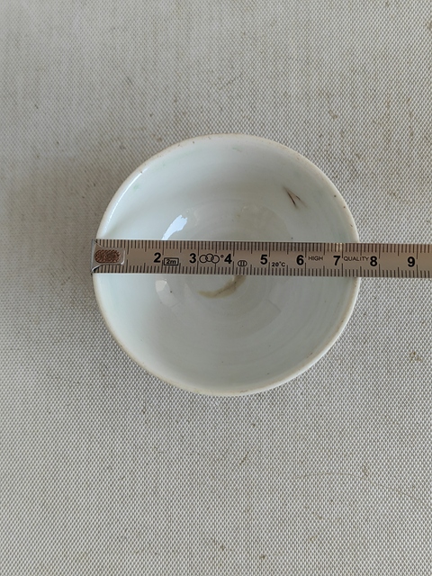 古玩陶瓷紅綠彩花卉紋茶碗真品鑒賞圖