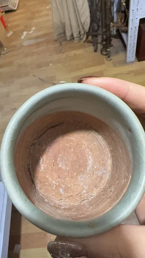 古玩陶瓷龍泉窯青釉三足筒式香爐拍賣，當前價格1000元