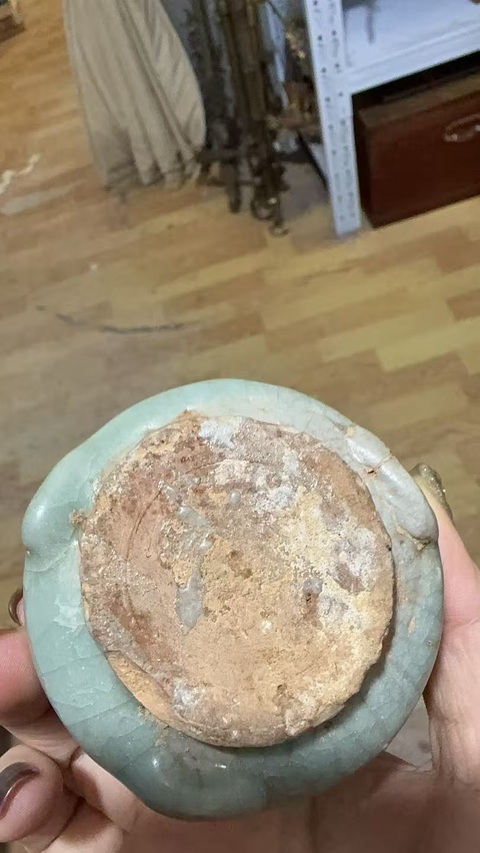 古玩陶瓷龍泉窯青釉三足筒式香爐拍賣，當前價格1000元