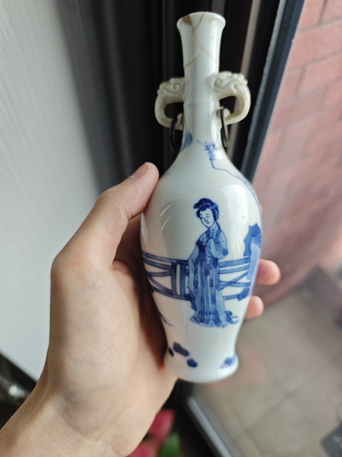 古玩陶瓷康熙青花瓶真品鑒賞圖