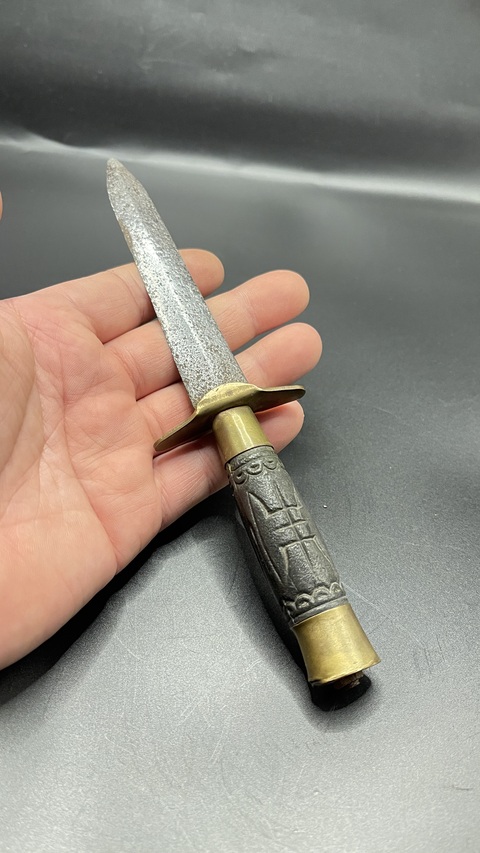 古玩銅器銅匕首帶域鑒保真卡拍賣，當前價格88元