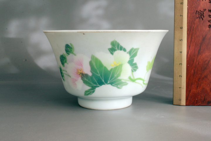 古玩陶瓷民國時期·粉彩花卉詩文茶杯真品鑒賞圖