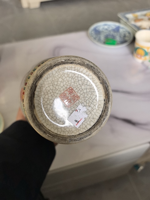 古玩陶瓷哥釉五彩刀馬人瓶真品鑒賞圖