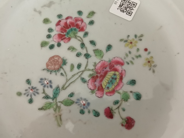 古玩陶瓷粉彩盤真品鑒賞圖