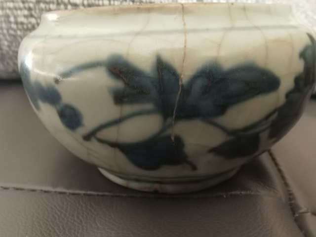 古玩陶瓷花卉紋青花罐真品鑒賞圖