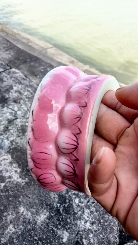 古玩陶瓷粉彩蓮花底座真品鑒賞圖