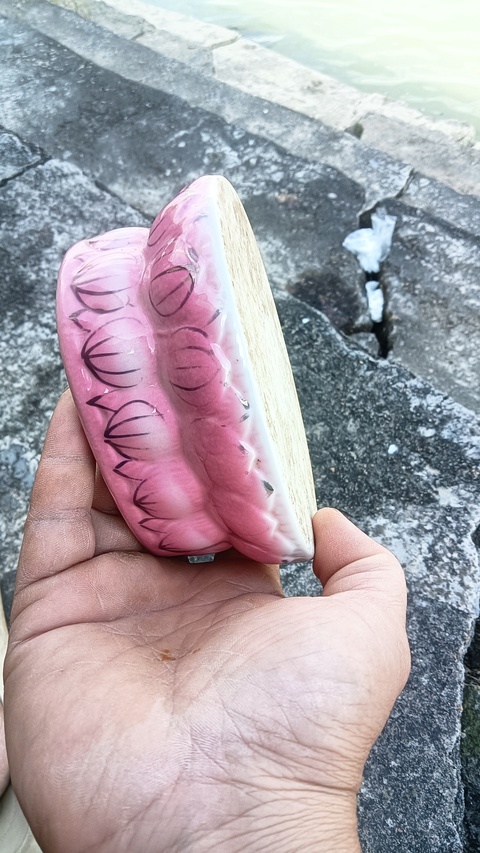 古玩陶瓷粉彩蓮花底座真品鑒賞圖