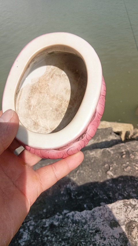 古玩陶瓷粉彩蓮花底座真品鑒賞圖