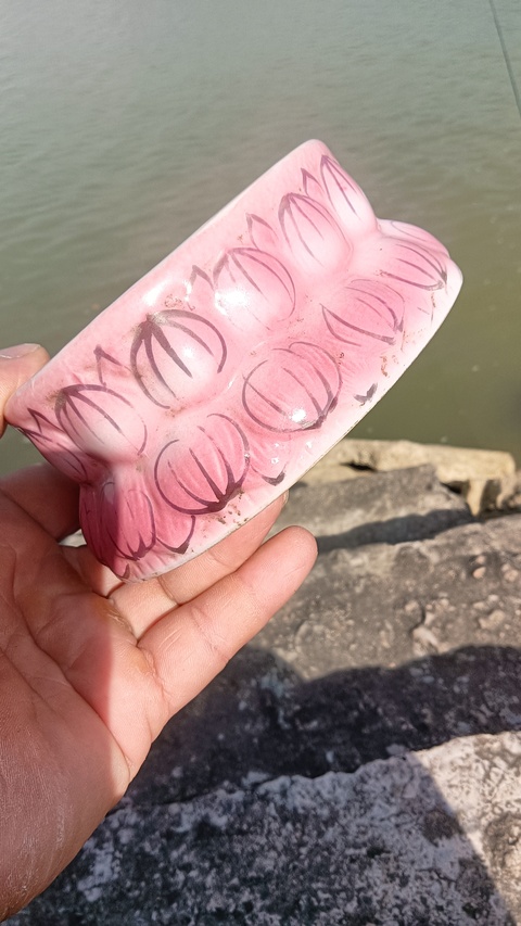 古玩陶瓷粉彩蓮花底座真品鑒賞圖