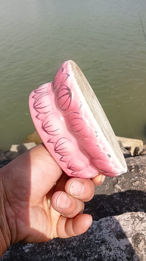 古玩陶瓷粉彩蓮花底座真品鑒賞圖