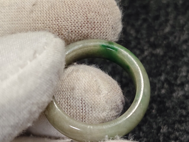 古玩玉器天然翡翠指環真品鑒賞圖