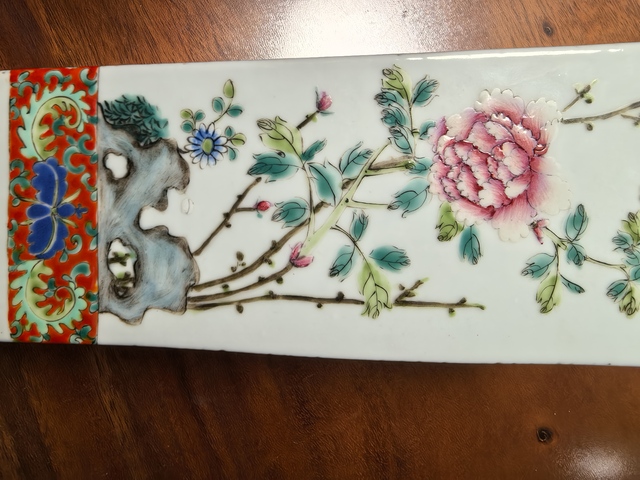 古玩陶瓷粉彩花卉天圓地方瓶真品鑒賞圖