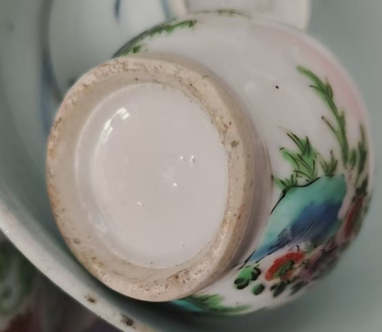 古玩陶瓷花鳥紋鼻煙壺真品鑒賞圖