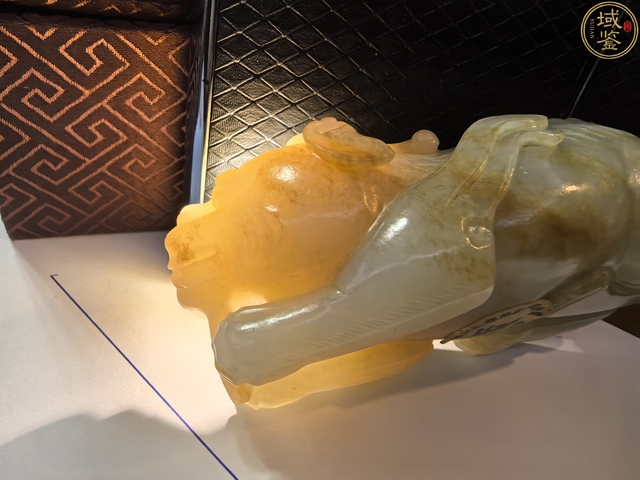 古玩玉器和田玉瑞獸手把件真品鑒賞圖