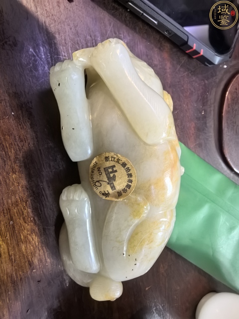 古玩玉器和田玉瑞獸手把件真品鑒賞圖