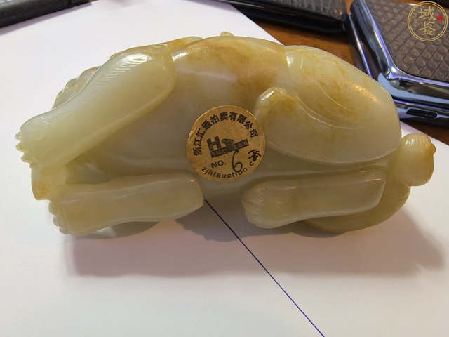 古玩玉器和田玉瑞獸手把件真品鑒賞圖