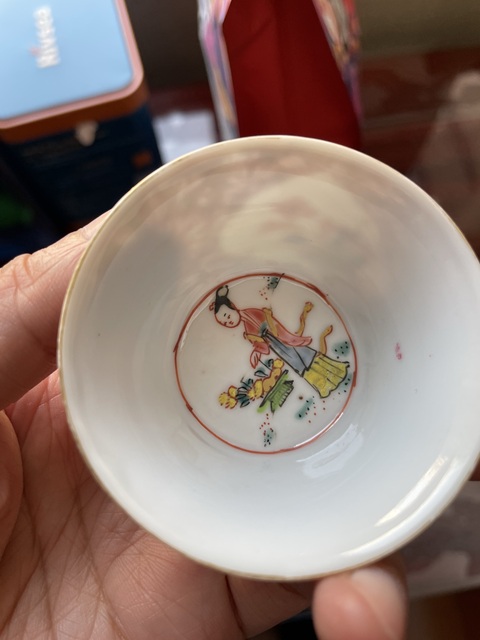 古玩陶瓷雍正·粉彩開窗仕女花卉紋杯碟一套 真品鑒賞圖