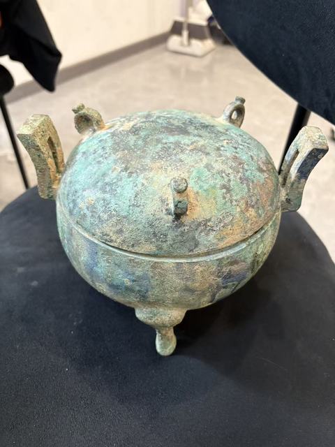 古玩銅器素面蓋鼎真品鑒賞圖
