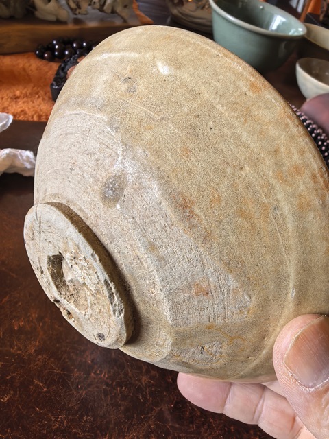 古玩陶瓷青釉花卉紋碗真品鑒賞圖