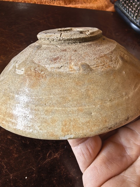 古玩陶瓷青釉花卉紋碗真品鑒賞圖