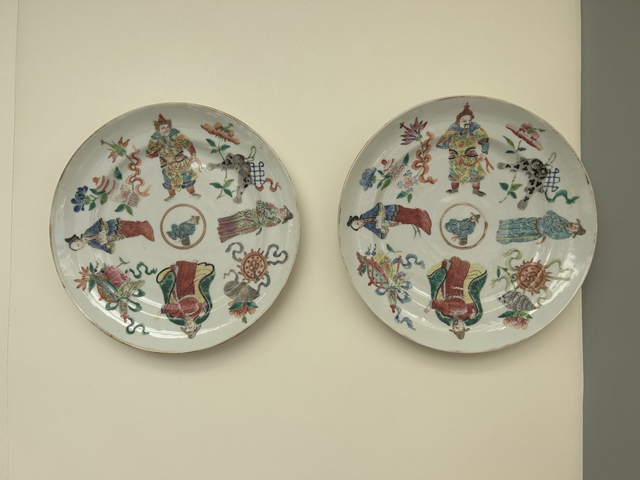 古玩陶瓷粉彩盤真品鑒賞圖