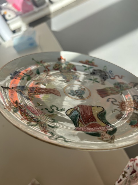 古玩陶瓷粉彩盤真品鑒賞圖