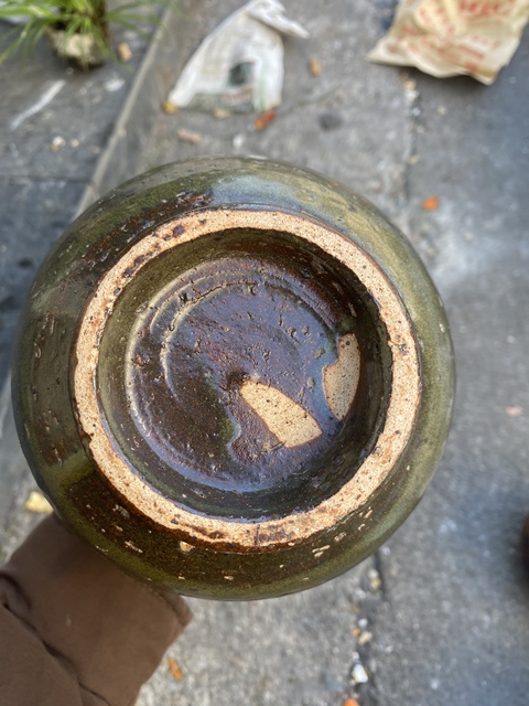 古玩陶瓷刻花瓶真品鑒賞圖