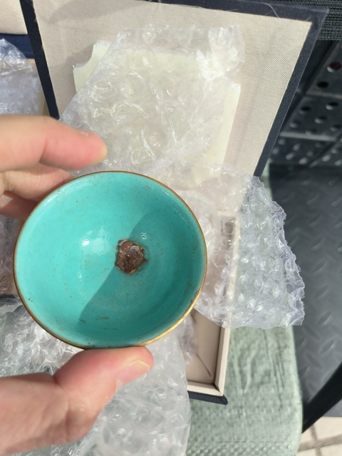 古玩陶瓷清乾隆霽藍釉描金夔龍紋杯真品鑒賞圖