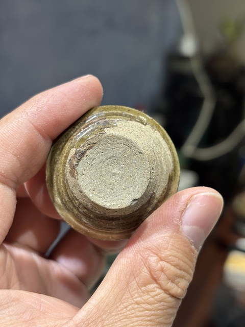 古玩陶瓷越窯青瓷弦紋瓶真品鑒賞圖