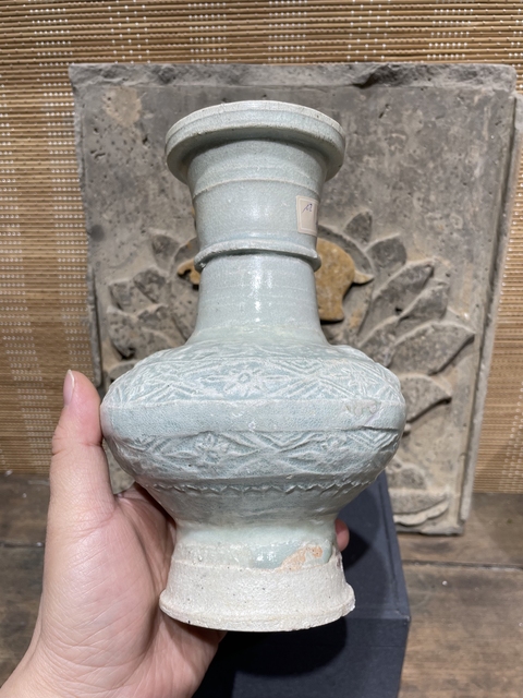 古玩陶瓷云市窯花卉紋盤口瓶真品鑒賞圖