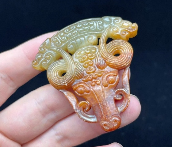 古玩玉器做舊仿古“獸面玉飾”真品鑒賞圖