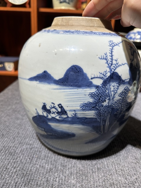 古玩陶瓷山水紋青花罐真品鑒賞圖