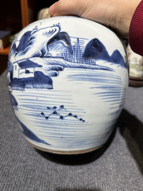 古玩陶瓷山水紋青花罐真品鑒賞圖