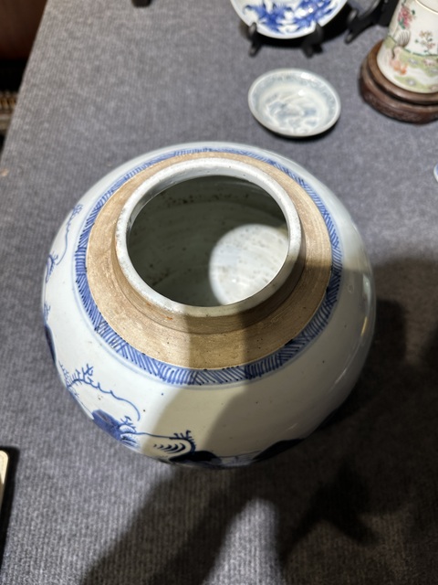 古玩陶瓷山水紋青花罐真品鑒賞圖