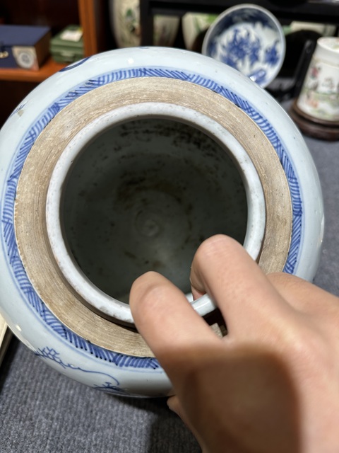 古玩陶瓷山水紋青花罐真品鑒賞圖