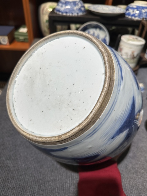 古玩陶瓷山水紋青花罐真品鑒賞圖