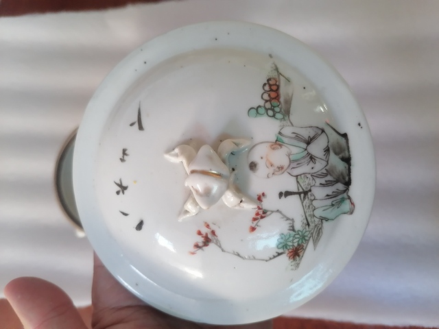 古玩陶瓷粉彩人物粥罐真品鑒賞圖