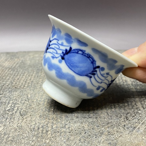 古玩陶瓷八方來財青花杯真品鑒賞圖