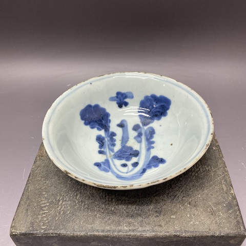 古玩陶瓷萊菔紋玉環(huán)底青花杯真品鑒賞圖