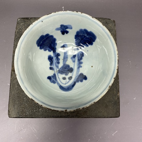 古玩陶瓷萊菔紋玉環(huán)底青花杯真品鑒賞圖