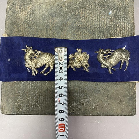 古玩陶瓷清晚期去·麒麟送子·銀飾拍賣，當前價格469元