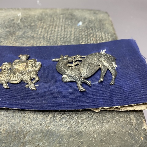 古玩陶瓷清晚期去·麒麟送子·銀飾拍賣，當前價格469元