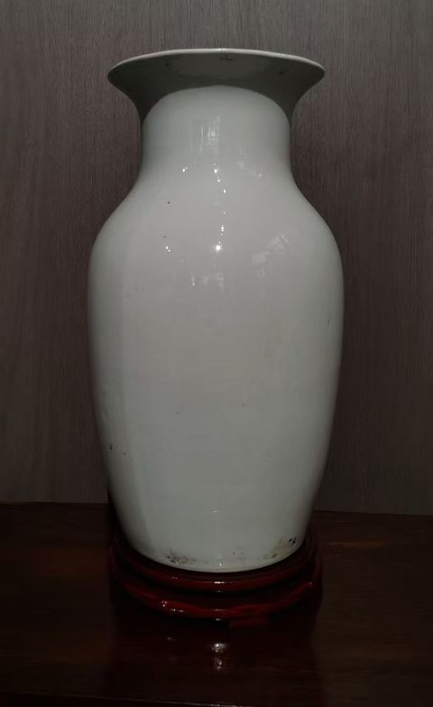 古玩陶瓷白釉羅漢瓶真品鑒賞圖