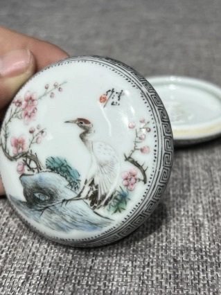 古玩陶瓷陸云山款印泥盒真品鑒賞圖