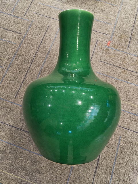 古玩陶瓷魚籽綠釉天球瓶真品鑒賞圖