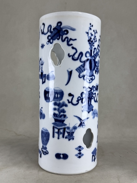 古玩陶瓷青花博古圖帽筒真品鑒賞圖