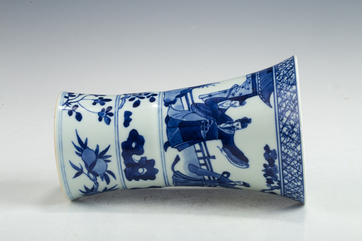 古玩陶瓷清末民初·青花人物花卉紋花觚拍賣，當前價格1728元